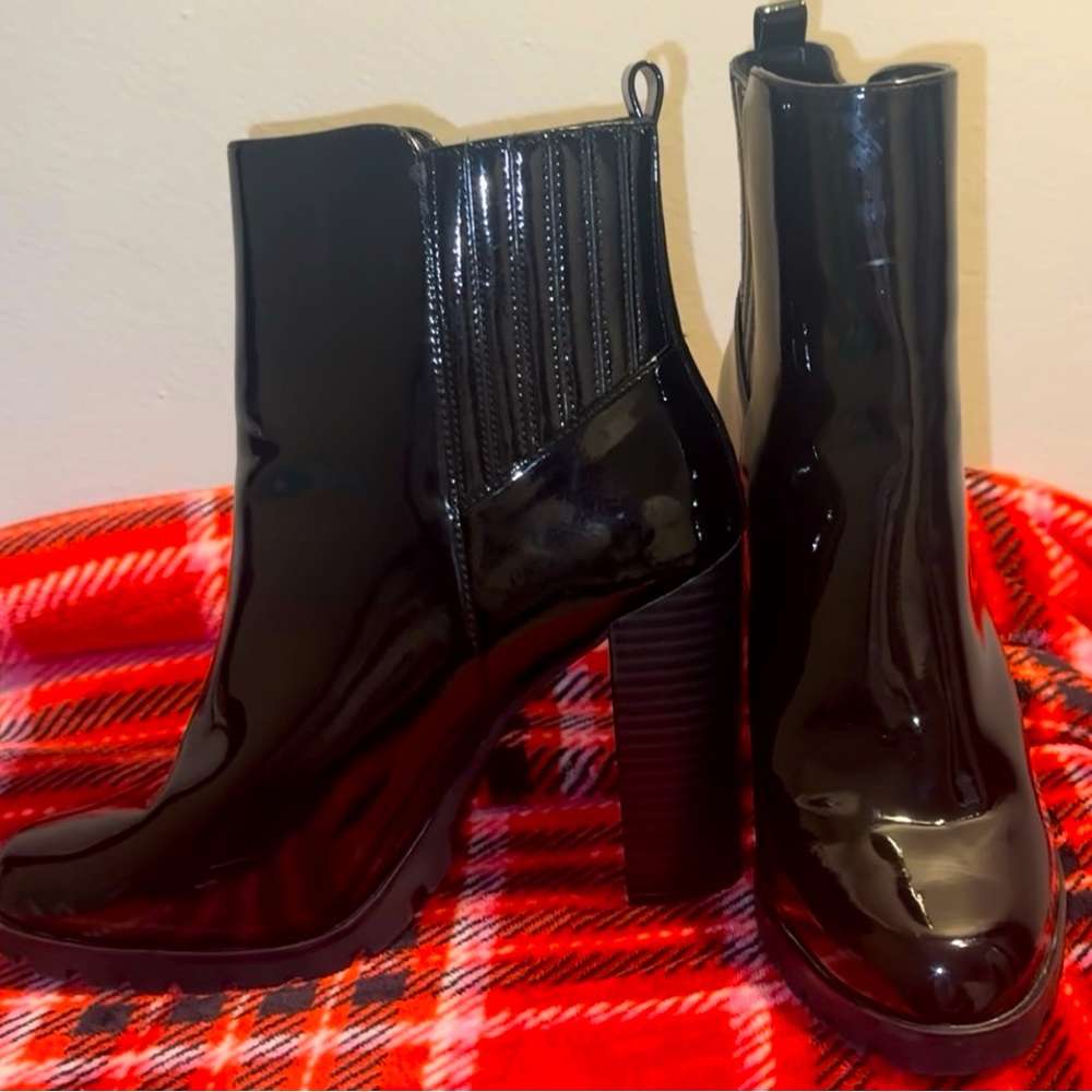 High heeled boots
